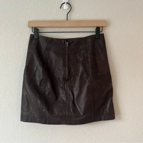 Free People Modern Femme Vegan Leather Brown Mini Skirt Size 0 - Picture 3 of 4